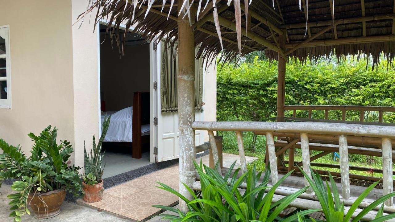 Palm Gardens Resort Bang Saphan Exterior foto
